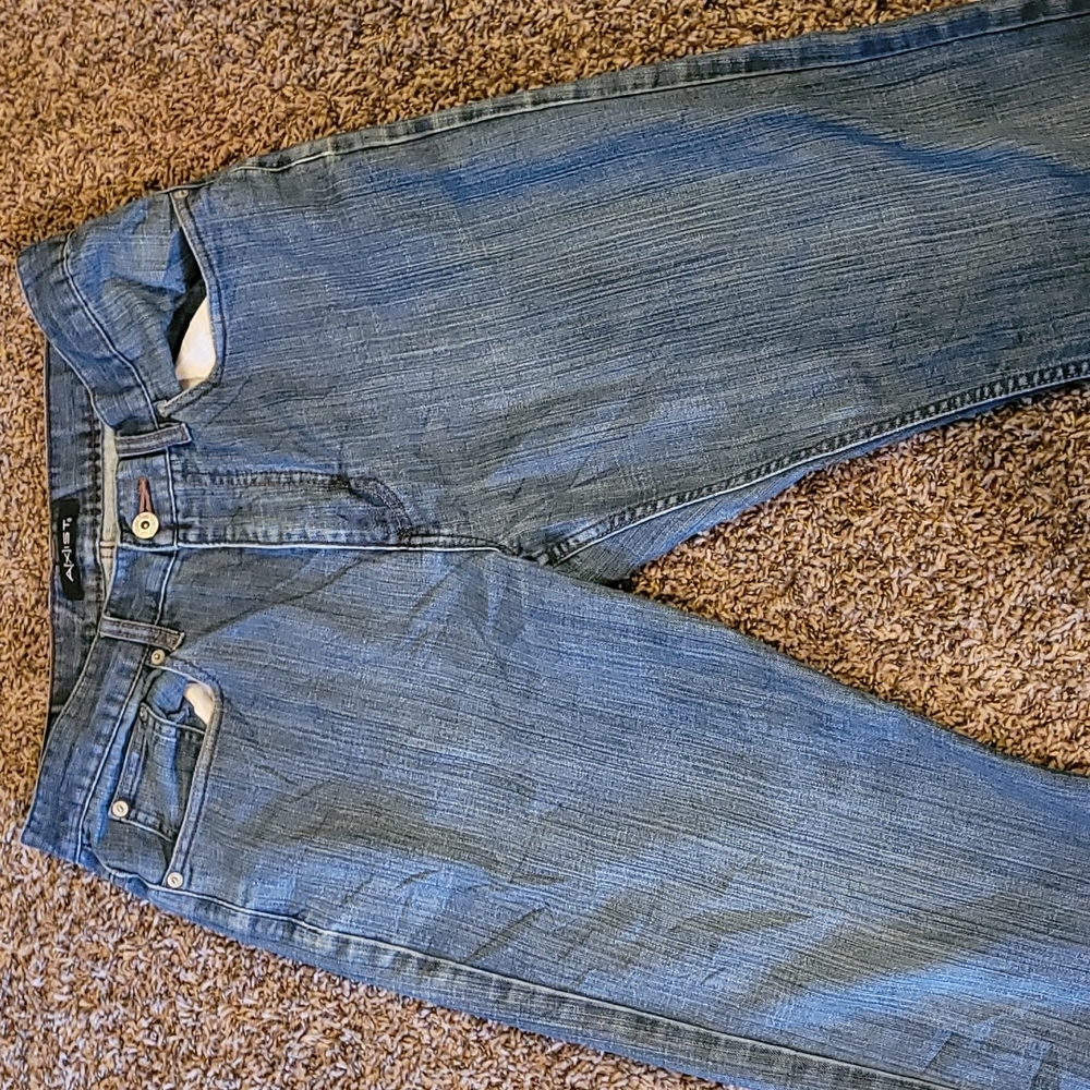 Axist jeans